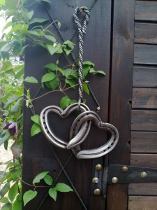What To Do With Old Horseshoes 1