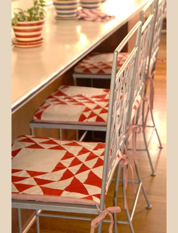 WhatToDoWithOld What To Do With An Old Quilt?